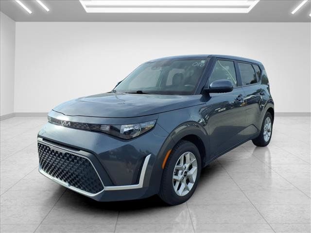 Used 2024 Kia Soul LX w/ Option Group 015 FWD image 7