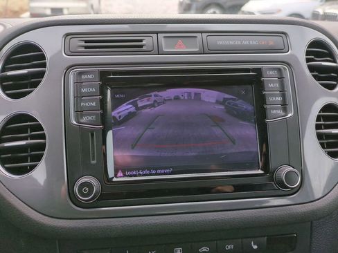 Used 2017 Volkswagen Tiguan S image 26