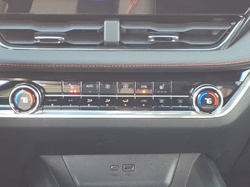 Certified 2025 Chevrolet Equinox RS image 15