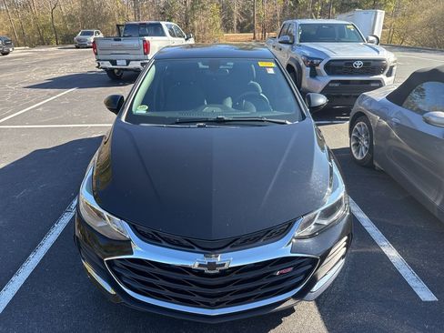 Used 2019 Chevrolet Cruze LT w/ Convenience Package image 8