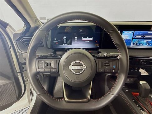 Certified 2025 Nissan Kicks SR image 11