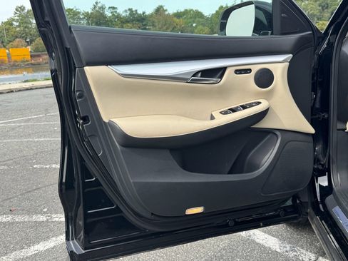 Used 2020 INFINITI QX50 Essential w/ Convenience Package image 6