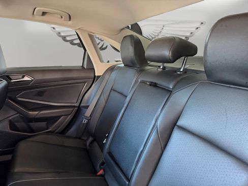 Used 2019 Volkswagen Jetta SEL w/ Cold Weather Package FWD image 13