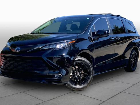 Used 2024 Toyota Sienna XLE Woodland Edition AWD/4WD image 1