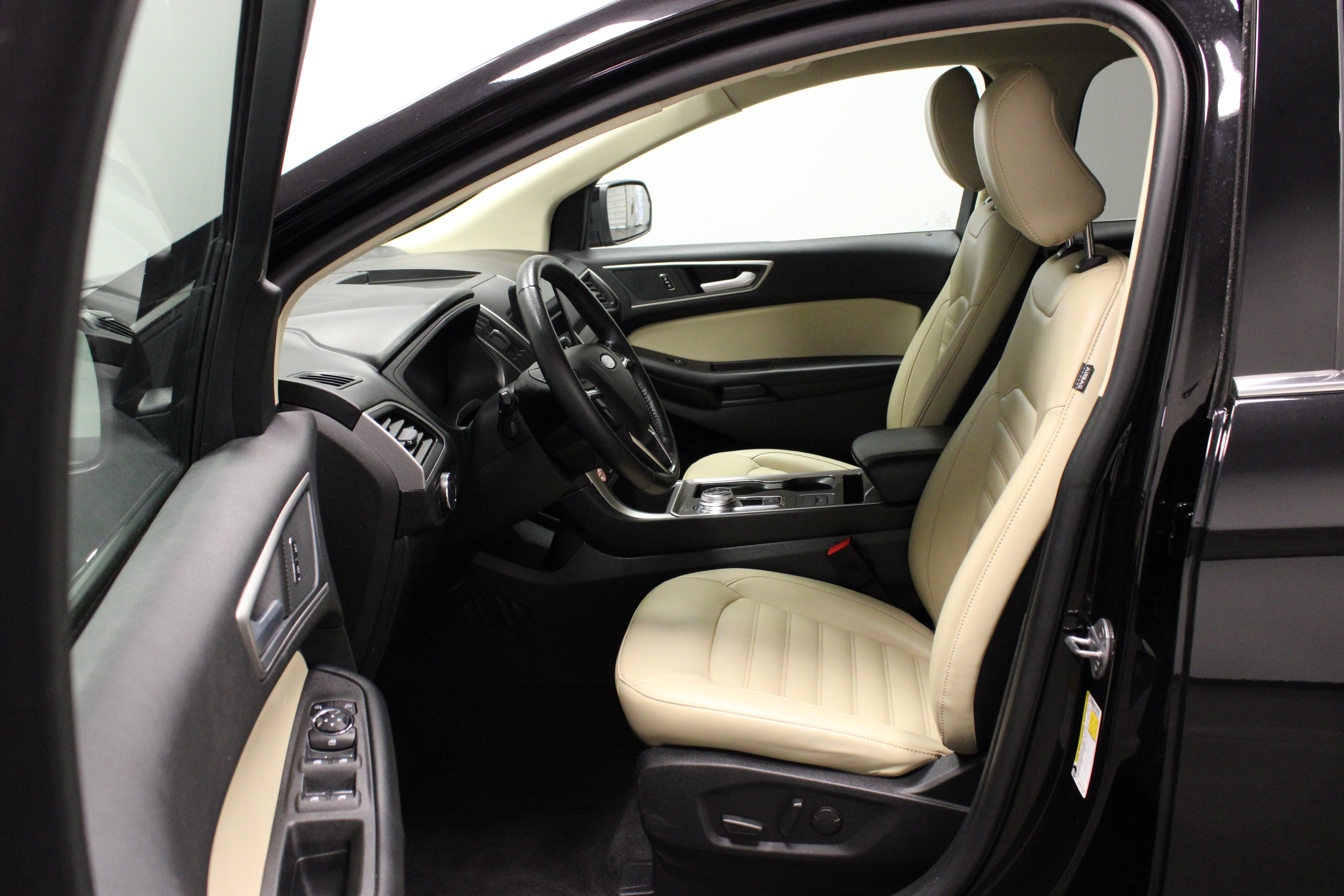 Used 2024 Ford Edge SEL AWD/4WD image 12
