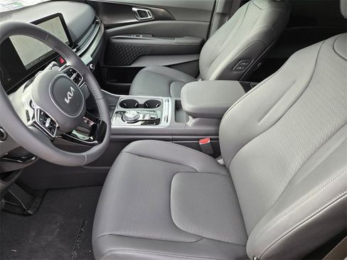 New 2026 Kia Carnival SX Prestige image 9