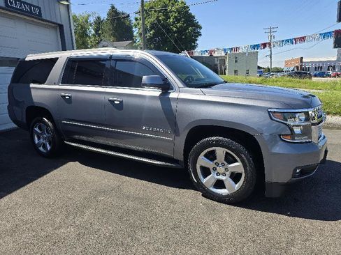 Used 2018 Chevrolet Suburban LT AWD/4WD image 3
