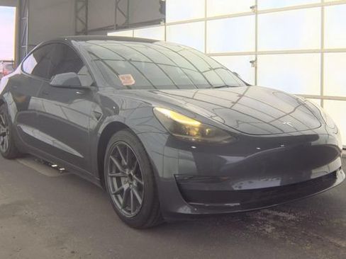 Used 2023 Tesla Model 3 Standard Range RWD image 4