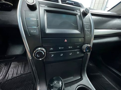 Used 2016 Toyota Camry SE FWD image 16