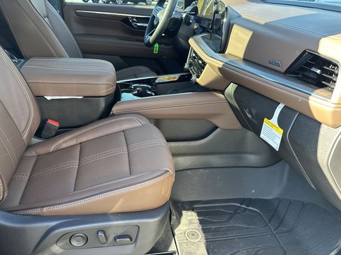 New 2026 Chevrolet Tahoe High Country image 13