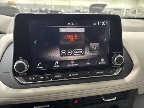 Used 2025 Nissan Rogue SV image 20