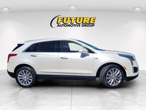 Used 2017 Cadillac XT5 Platinum w/ Driver Assist Package image 3