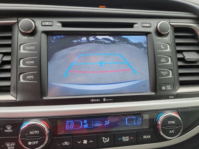 Used 2015 Toyota Highlander XLE FWD image 14