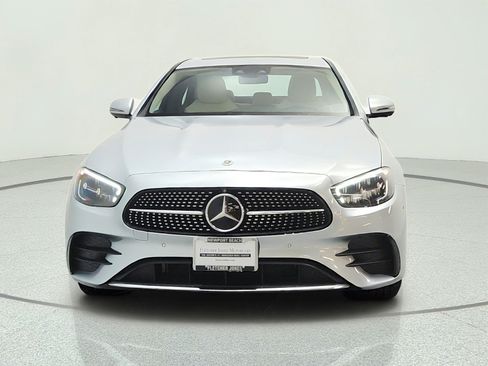 Used 2022 Mercedes-Benz E 350 Sedan image 2