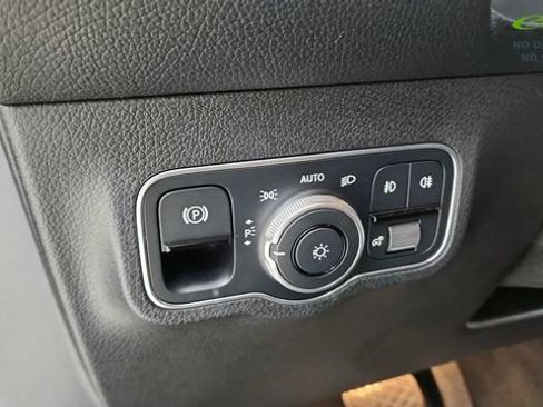 Used 2025 Mercedes-Benz GLB 250 4MATIC w/ Exclusive Package image 52