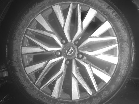 Used 2025 Nissan Altima 2.5 SV FWD image 14