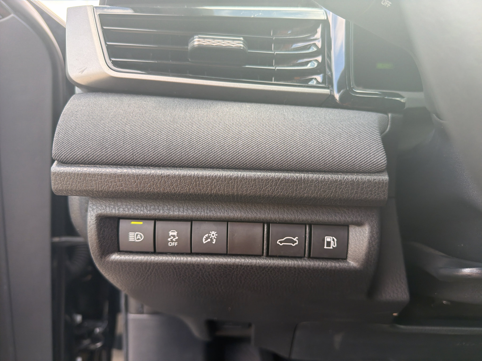Used 2025 Toyota Camry LE FWD image 15