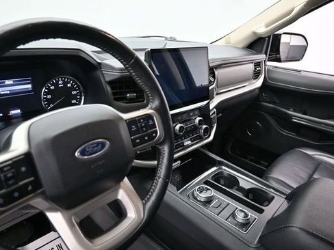 Used 2024 Ford Expedition XLT AWD/4WD image 25
