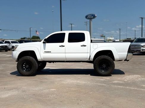 Used 2011 Toyota Tacoma PreRunner w/ SR5 Pkg #2 RWD image 5