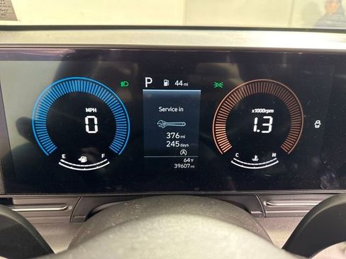 Used 2025 Hyundai Kona SE image 28