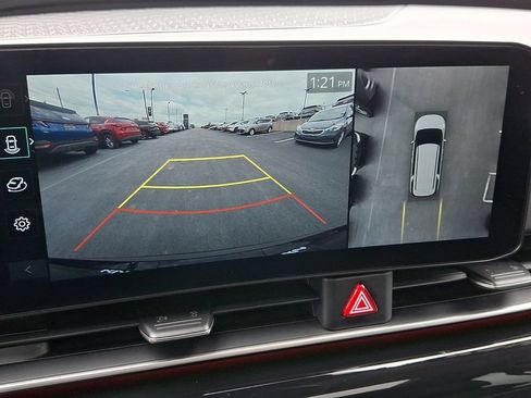 Certified 2025 Kia Carnival SX Prestige FWD image 21