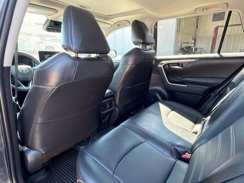 Used 2023 Toyota RAV4 XLE Premium image 21