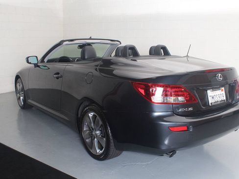 Used 2010 Lexus IS 250C w/ Luxury Pkg RWD image 2