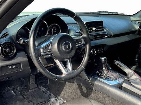 Used 2017 MAZDA MX-5 Miata Sport image 11
