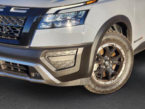 Used 2024 Nissan Pathfinder Rock Creek image 2