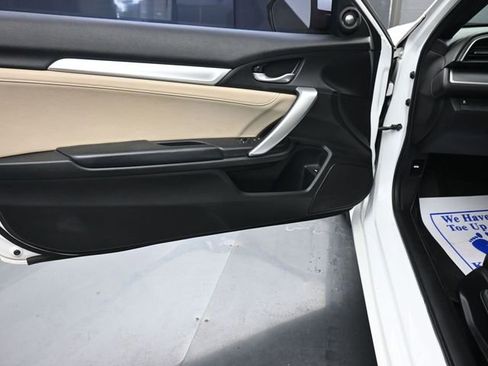 Used 2017 Honda Civic EX-L image 9