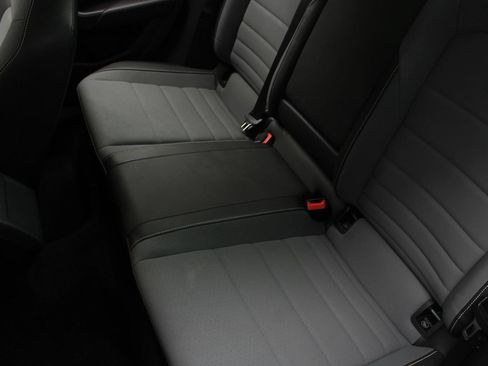 Used 2025 Volkswagen Jetta SE FWD image 19