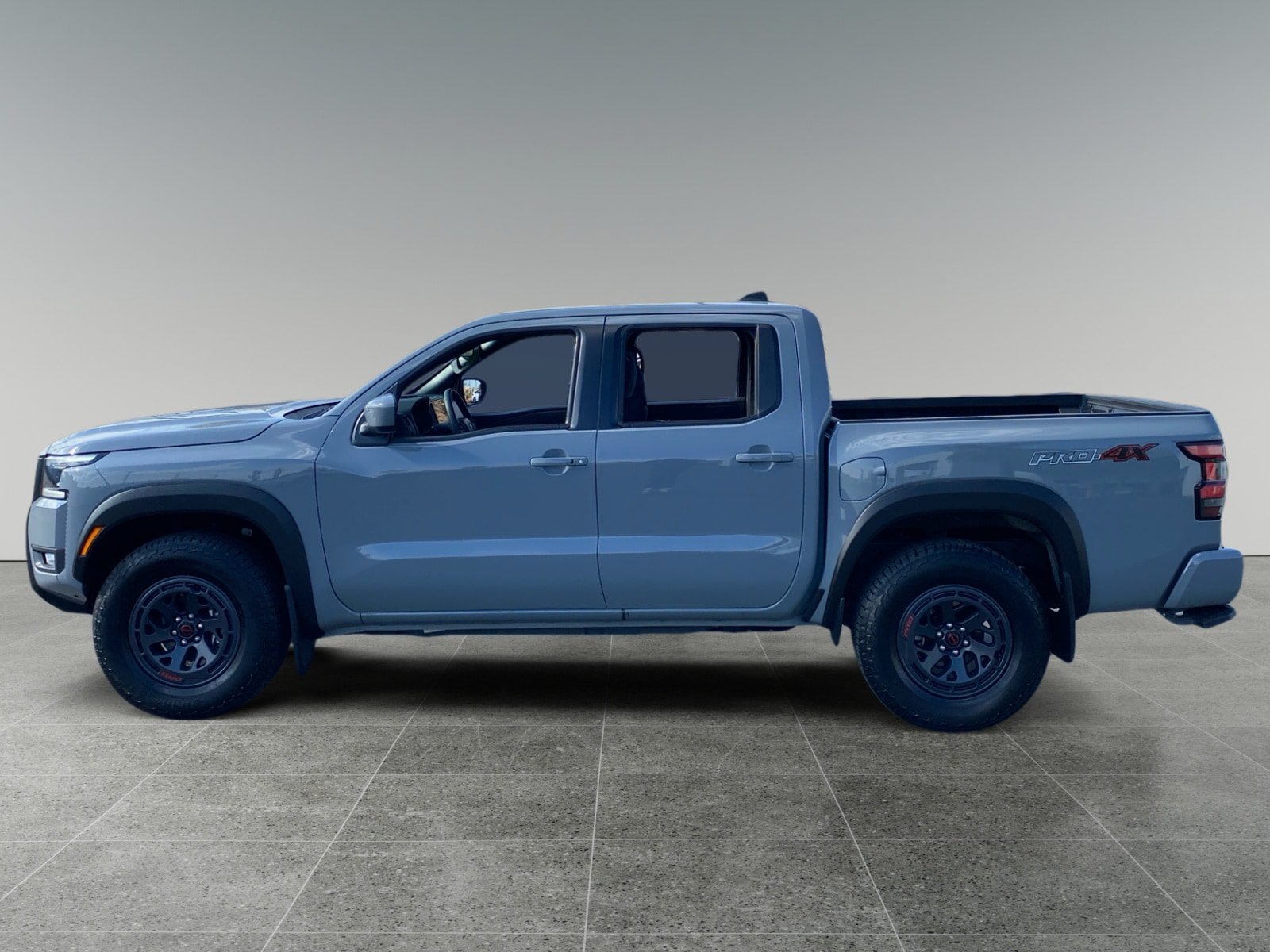 Used 2025 Nissan Frontier PRO-4X AWD/4WD image 2