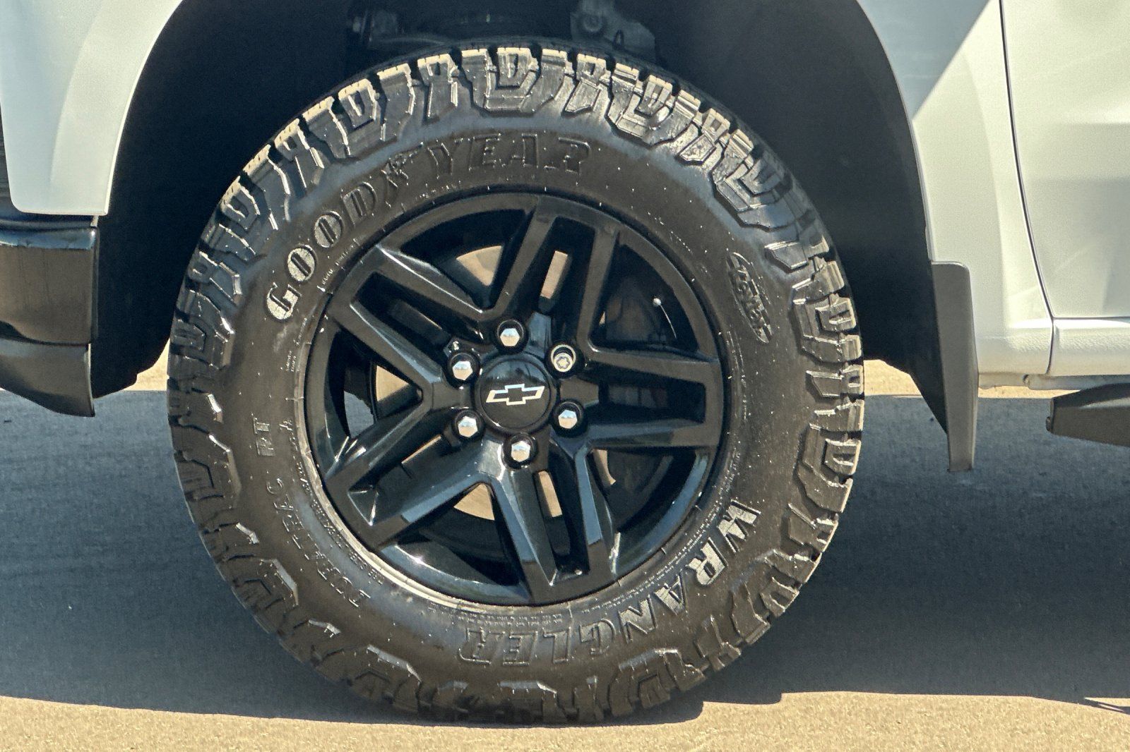 Used 2020 Chevrolet Silverado 1500 Custom Trail Boss w/ Custom Convenience Package AWD/4WD image 34