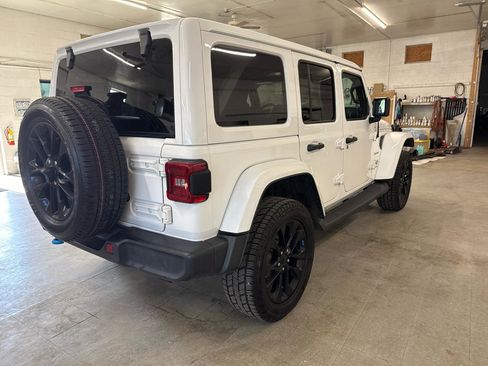 Used 2022 Jeep Wrangler Unlimited Sahara w/ Cold Weather Group AWD/4WD image 85