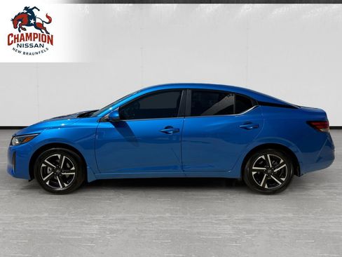 Used 2025 Nissan Sentra SV FWD image 2