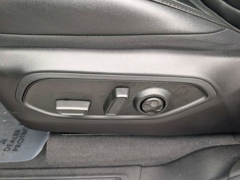 Used 2024 Jeep Grand Cherokee Limited image 20