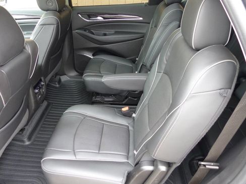 Used 2021 Buick Enclave Avenir w/ Avenir Technology Package AWD/4WD image 26