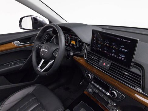 Used 2021 Audi Q5 e Premium w/ Convenience Package image 16