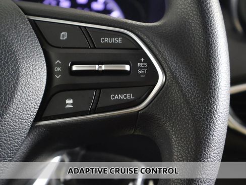 Used 2019 Hyundai Santa Fe SE image 3