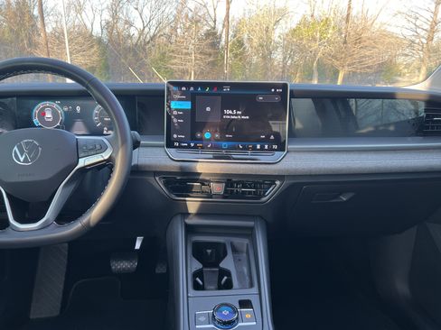 Used 2025 Volkswagen Tiguan S image 26