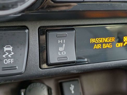 Used 2021 Toyota RAV4 Limited image 25