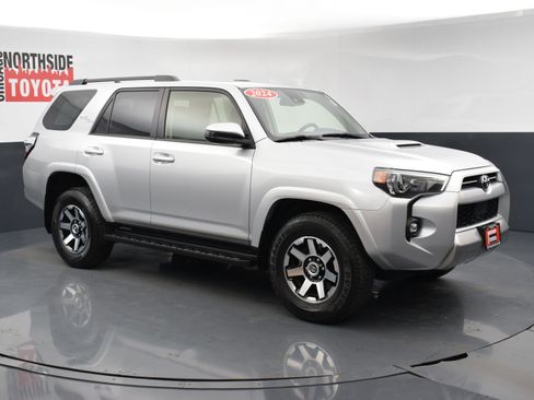 Used 2024 Toyota 4Runner TRD Off-Road image 6
