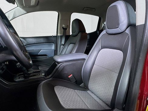 Used 2018 Chevrolet Colorado Z71 image 11