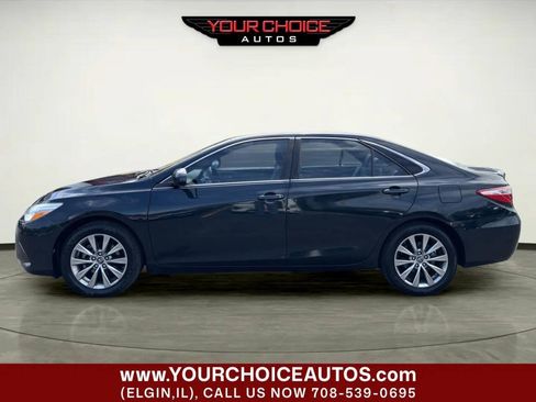 Used 2017 Toyota Camry XLE w/ Moonroof Package FWD image 2
