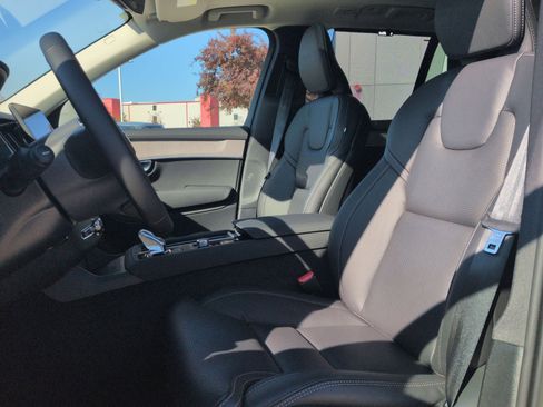 New 2026 Volvo XC90 B6 Ultra w/ Protection Package image 13