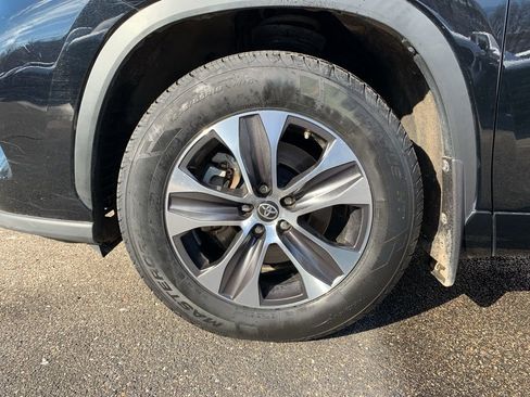 Used 2022 Toyota Highlander XLE image 31