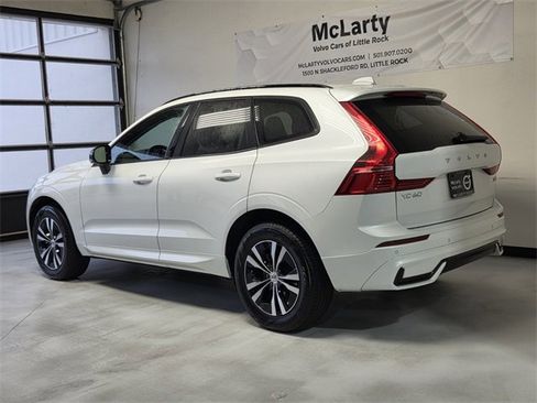 Used 2025 Volvo XC60 B5 Core image 3