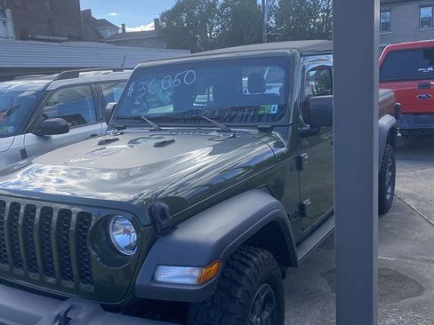 Used 2023 Jeep Gladiator Sport w/ Trailer Tow Package image 3