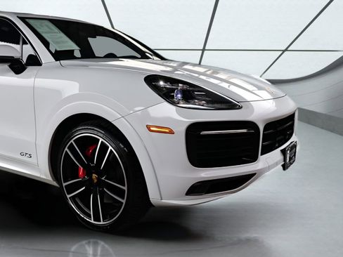Used 2022 Porsche Cayenne GTS image 14