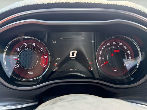 Used 2016 Dodge Challenger SRT Hellcat RWD image 18